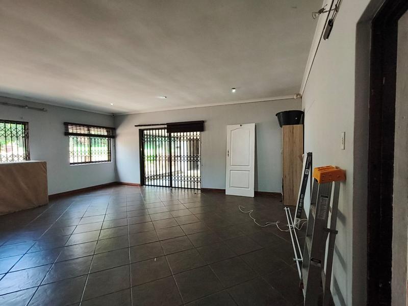 To Let 4 Bedroom Property for Rent in Southernwood Eastern Cape